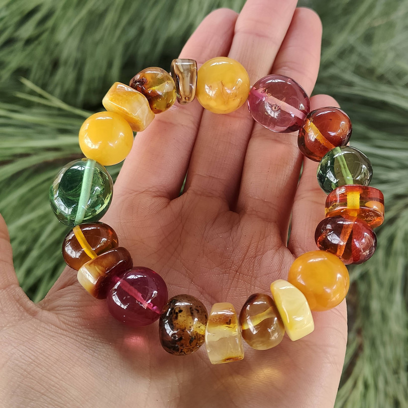 Kolorowa bransoletka z wielobarwnego bursztynu bałtyckiego, unikalna biżuteria z koralików o różnych kształtach, radosny prezent dla niej, handmade