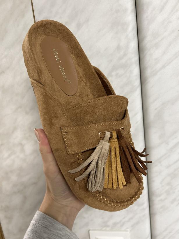Fredzle karmel  zakryty laczek karmelowy  z chwostem 9775 Ideal Shoes