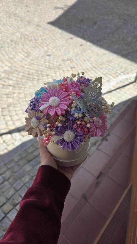 box flowerbox margaretki prezent urodziny wesele świece sojowe