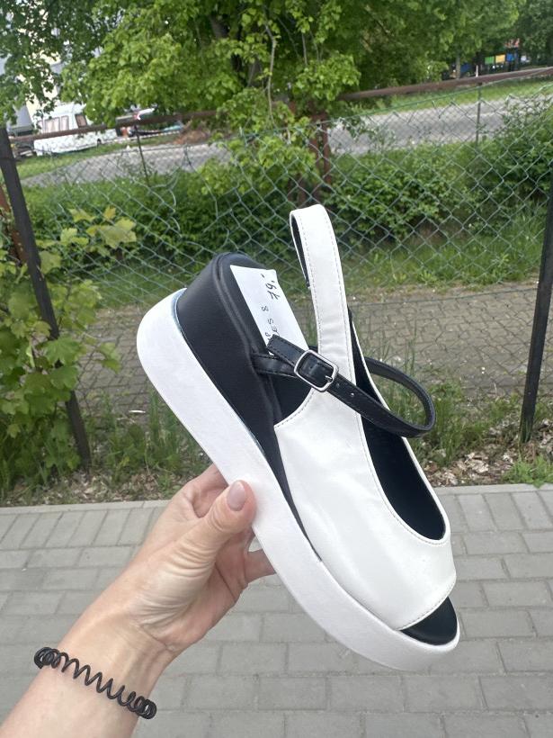 VICES 8 sandał klin biało czarny X3130-71 white 