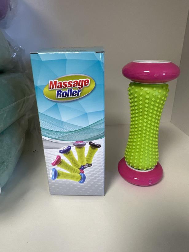 Roller masażer na kółkach 