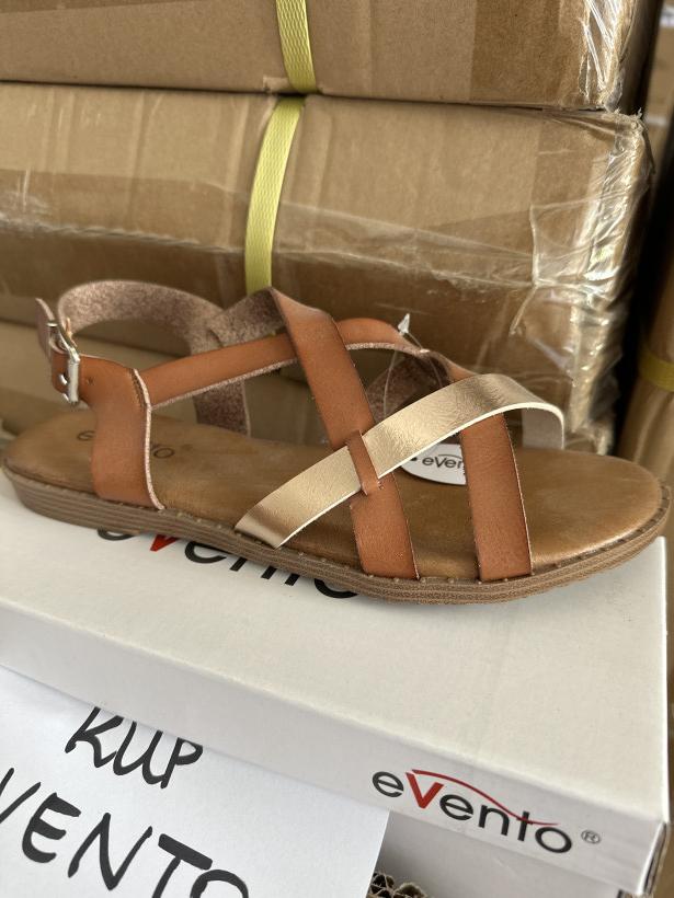 EVENTO 6 Sandalek plaski karmelowo zloty 25SD42-8908 CAMEL