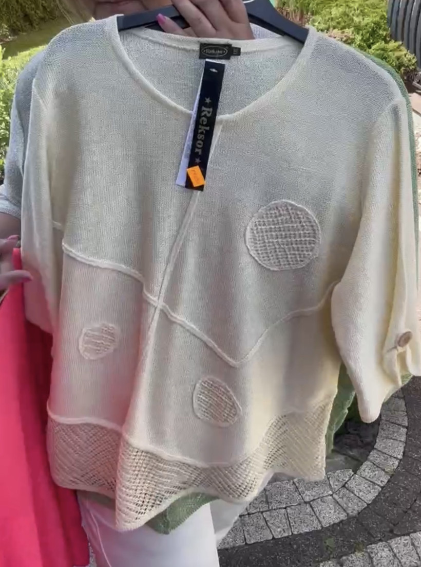 Sweterek , dół ażurowy , guziki na rękawach - bananowy ,2XL- 17293 - NATALIA