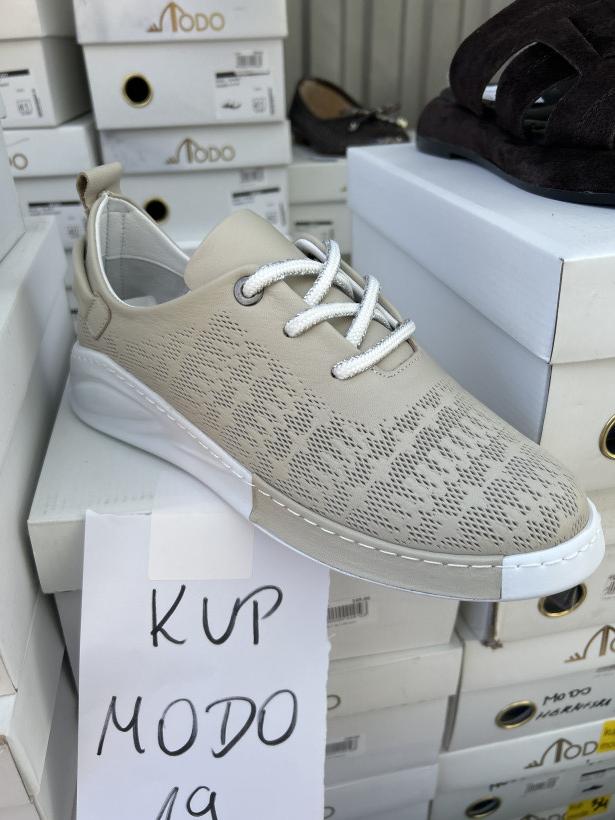 MODO 19 Adidas beżowo biały wiazany 24136 silver gray 