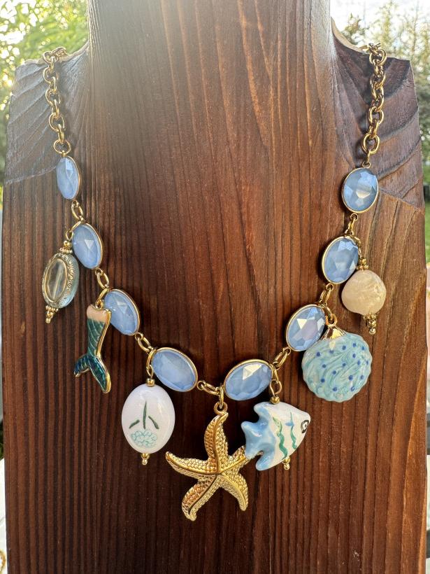 Collier pampille bleu 