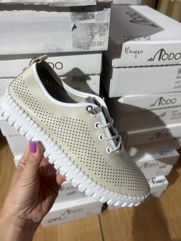Modo 32 adidas beżowy na gumki Modo 25153 silver gray 