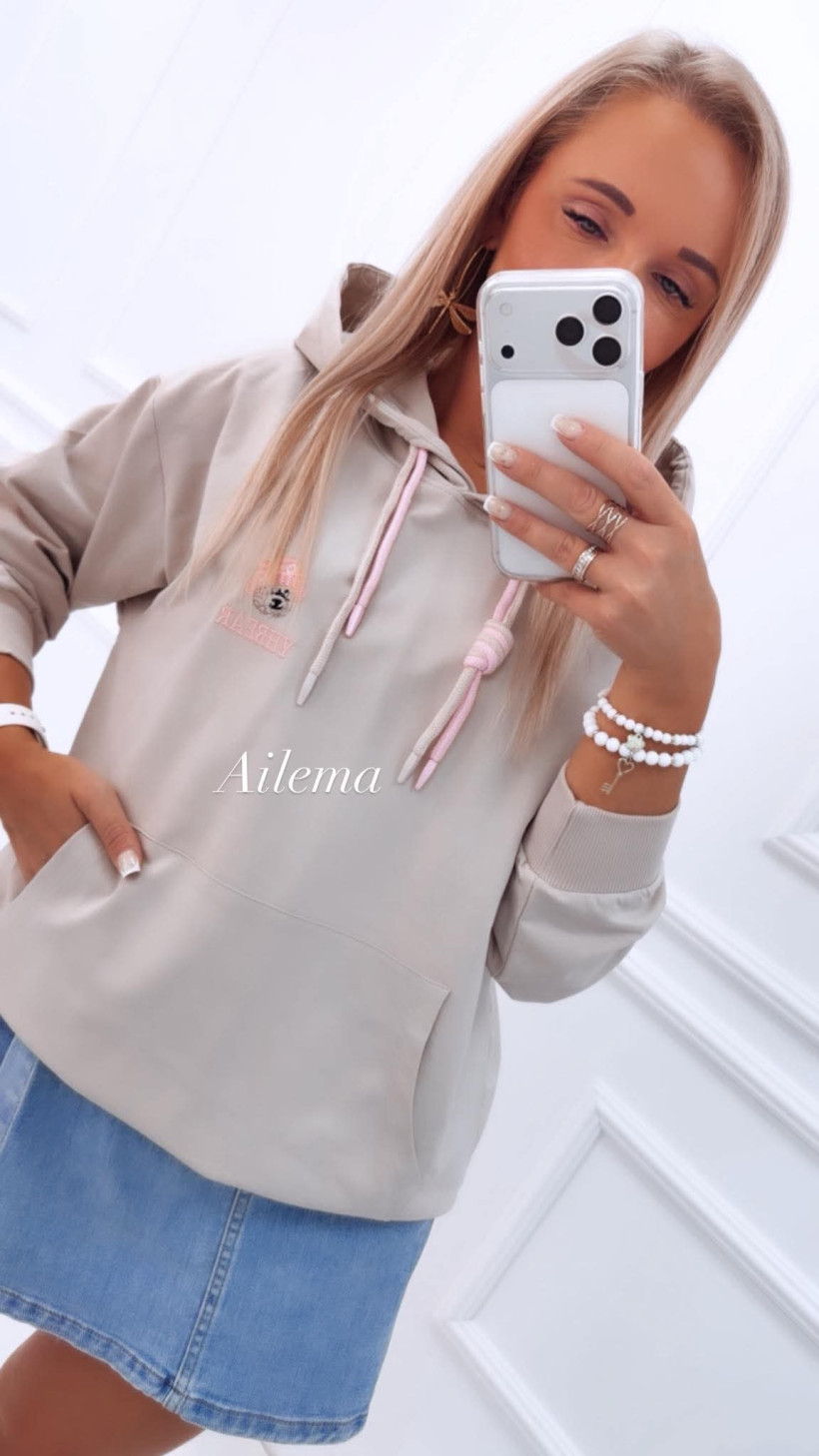 Bluza Megi z kapturem B2874 wyzywany miś z napisem