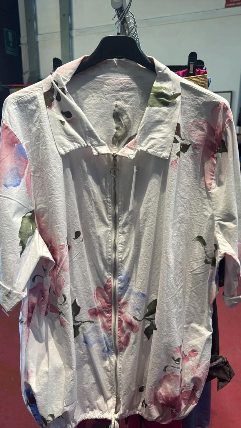Italia nr 15 - Bluza / kurtka na zamek w kwiaty - 661884 - biały