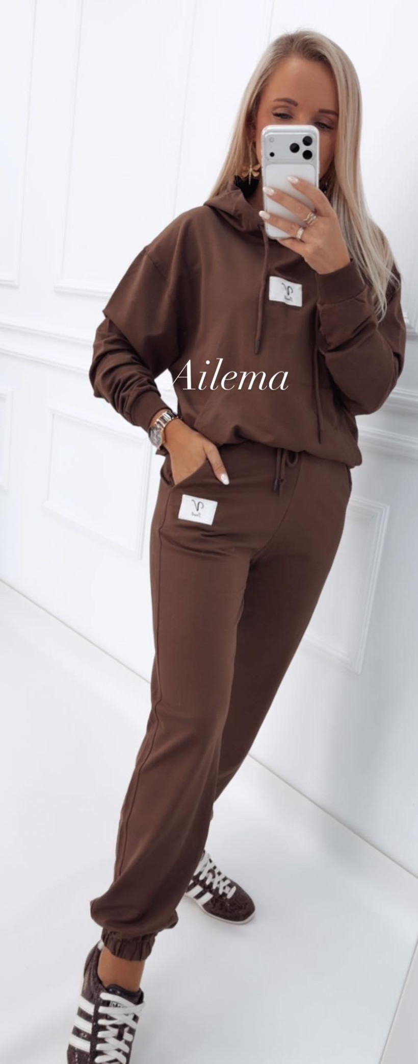Komplet dresowy MEGI T2031 bluza z kapturem i naszywką