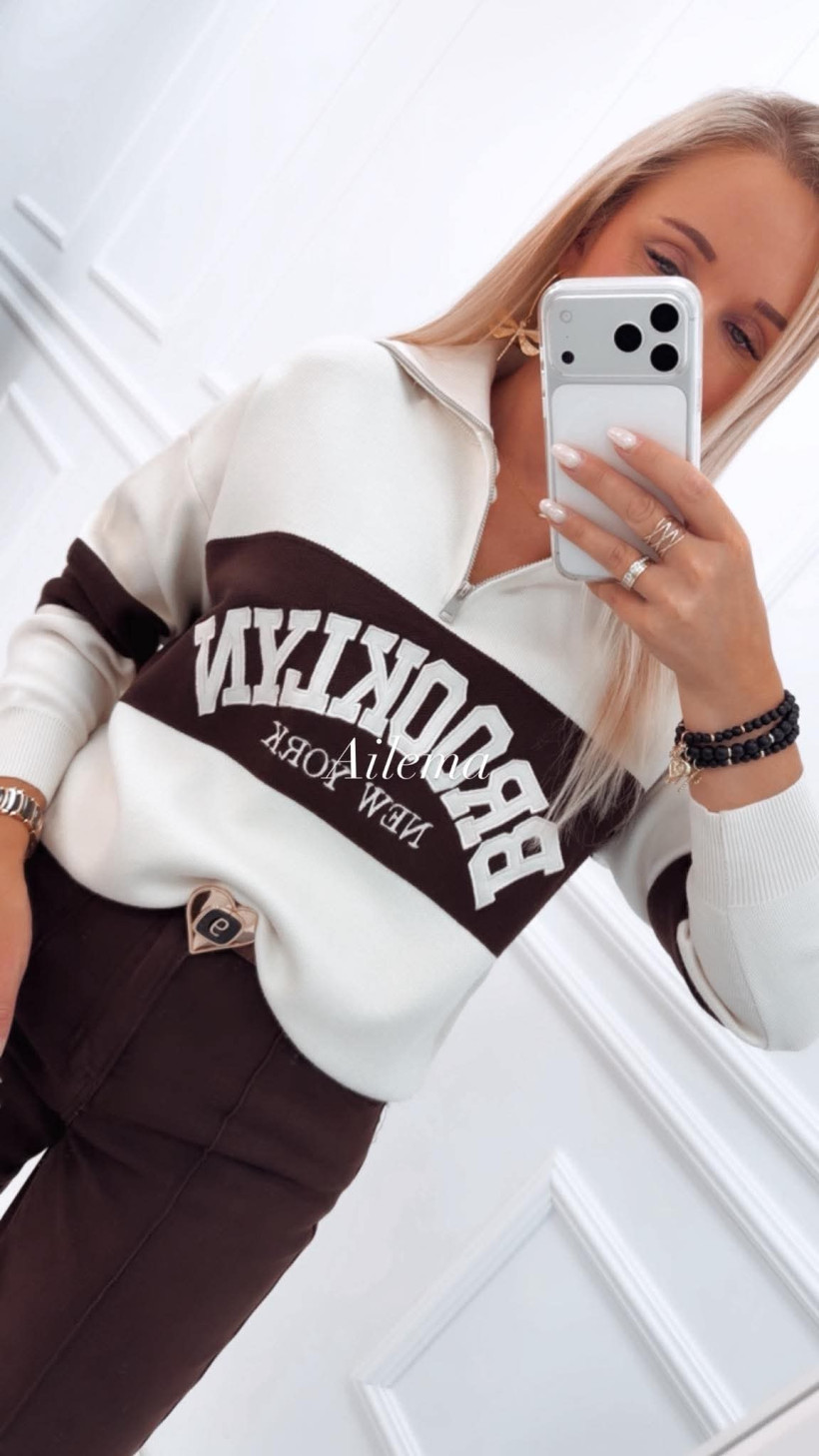 Sweter z kołnierzykiem i zamkiem K5831 napis pasy
