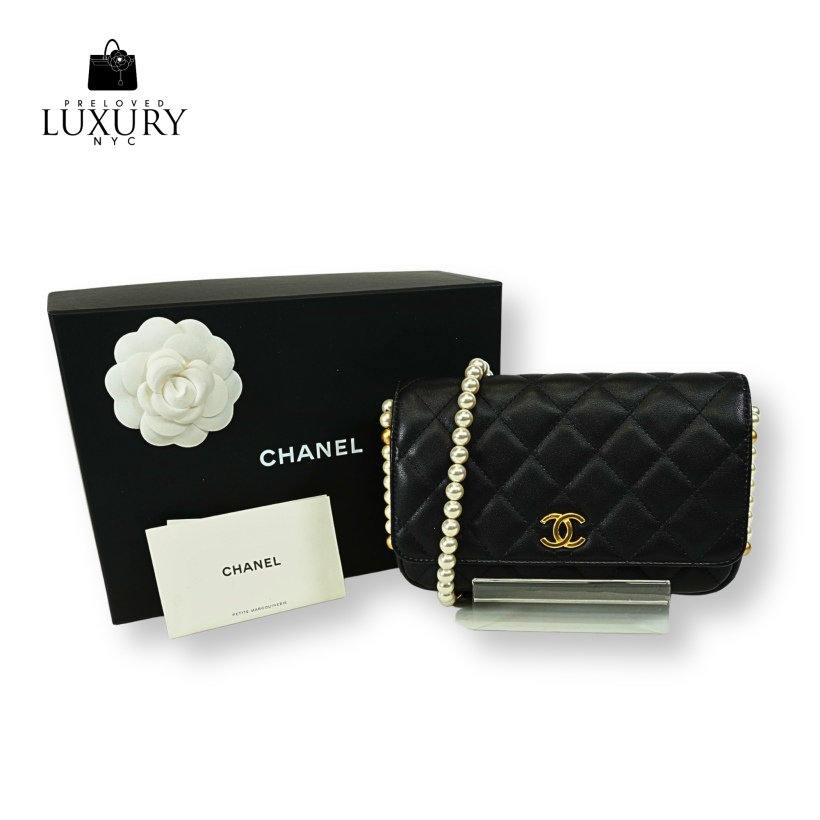 CHANEL Pearl Wallet on Chain