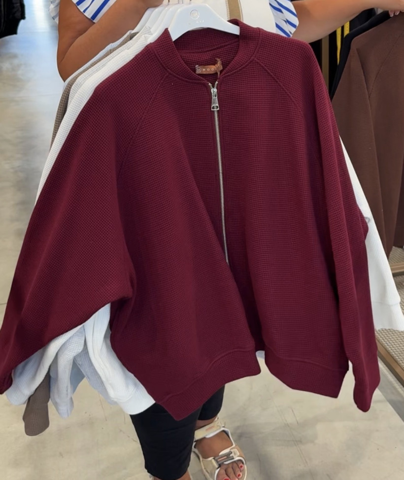 Italia nr 17 - Bluza jednokolorowa na zamek Mooij - 5015 - bordo
