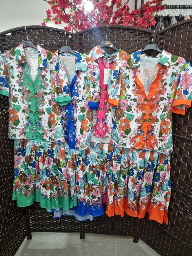 Conjunto de saia florido 