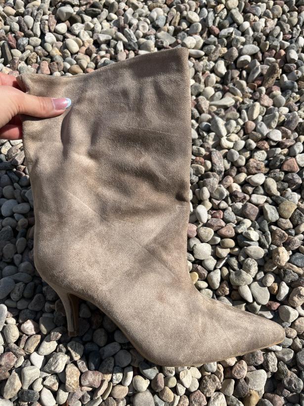GRACJA 10 botek ideal Shoes 2569a khaki beżowy botek na szpilce zamsz