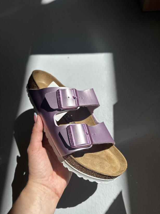 BIRKEN 11 klapek arizona birkenstock 1016028 regular fit ice metallic old rose laczek lila