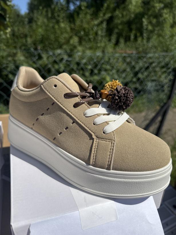 Sportowe 5 Adidas i platforma pomponów bez Be.Sport C3930 khaki
