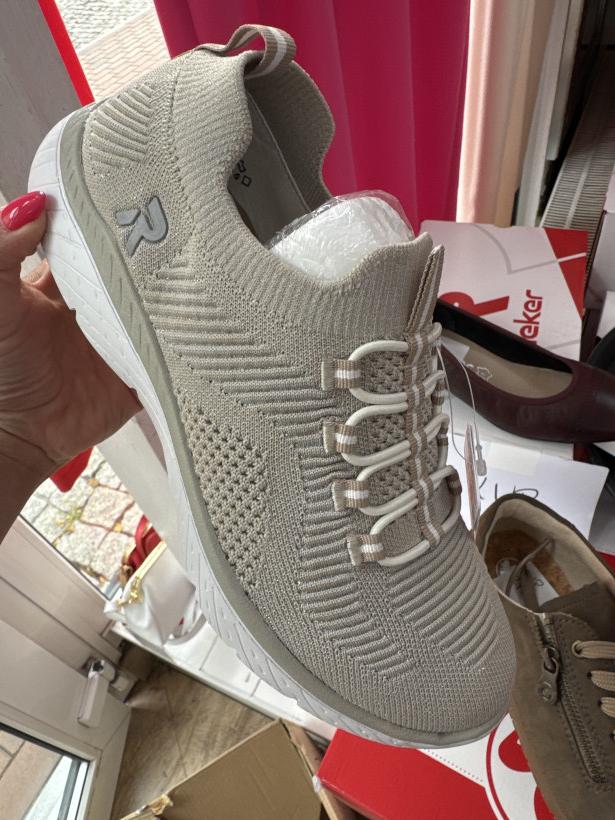 Riki 13 Adidas beżowy gumki M5074-64