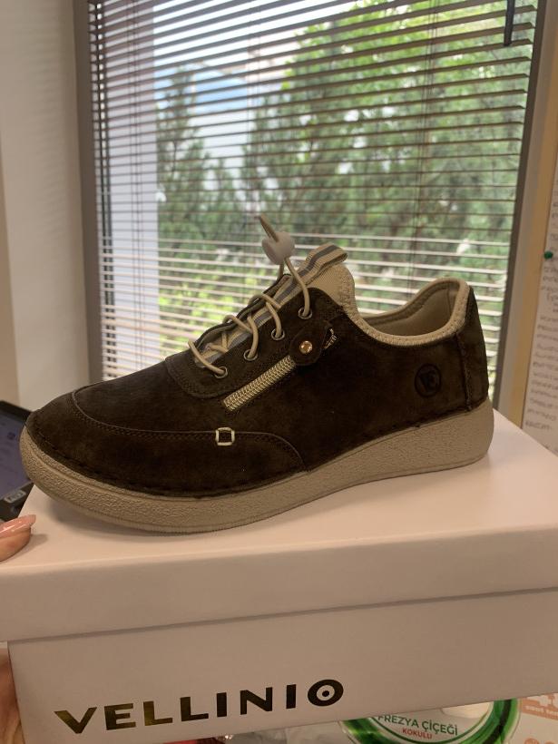 Buty zamszowe z wkładką ortopedyczną - wsuwane - ze sznurówka - kawa - 39- 18285