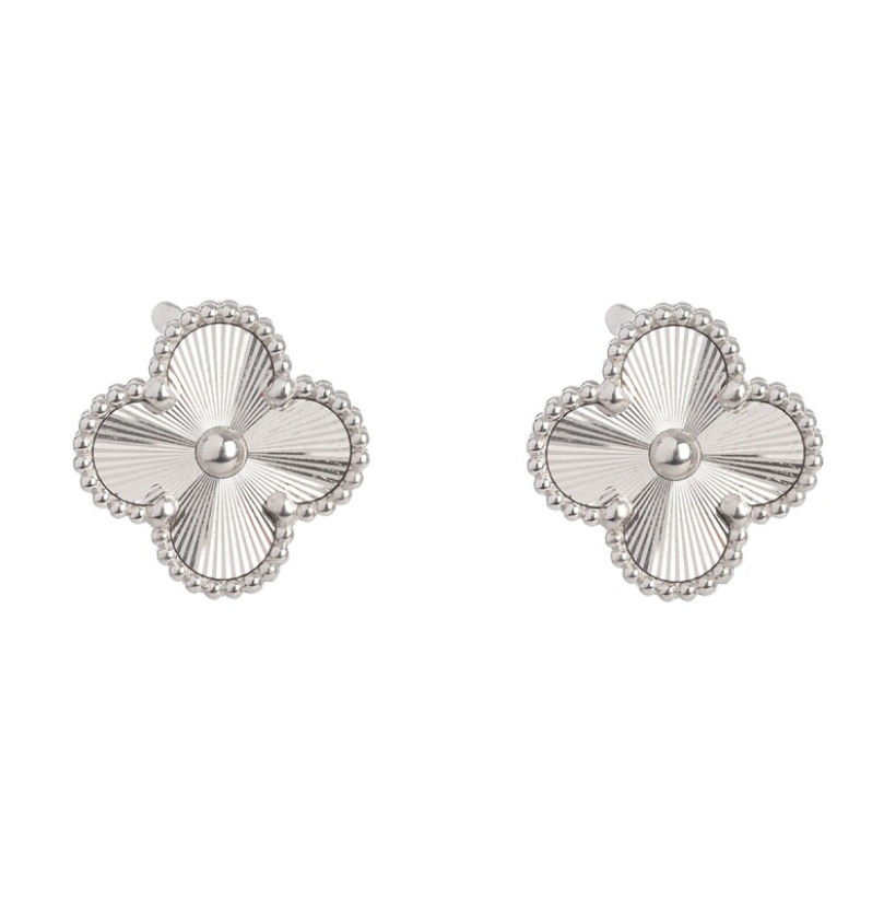 VINTAGE CLOVER-INSPIRED EARRINGS