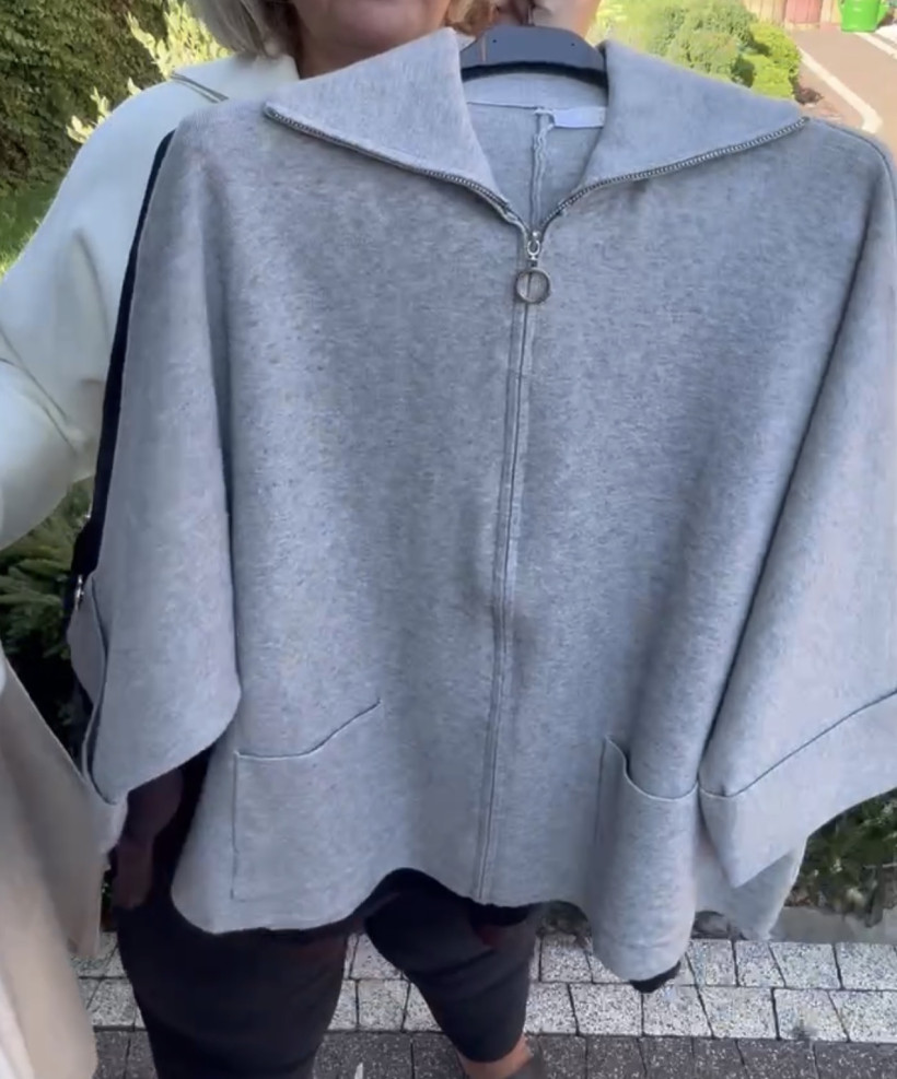 Sweter na zamek jednokolorowy, złoty guzik na rękawie - 85598 - popiel
