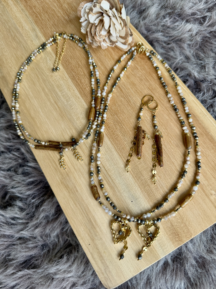 Choker feldspar, piryt, złoty koral 