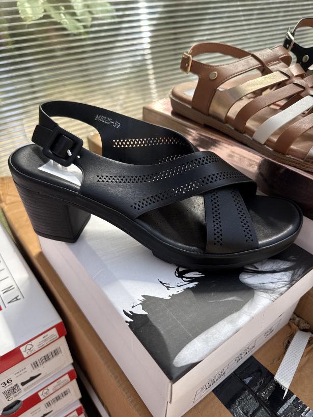 Letni 1 sandał czarny klocek Andarina A68225 black