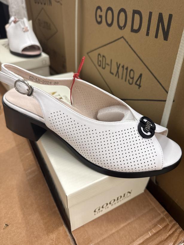 Ulubiony 27 Goodin sandalek biały obcas czarny GD-LH-2024 white 