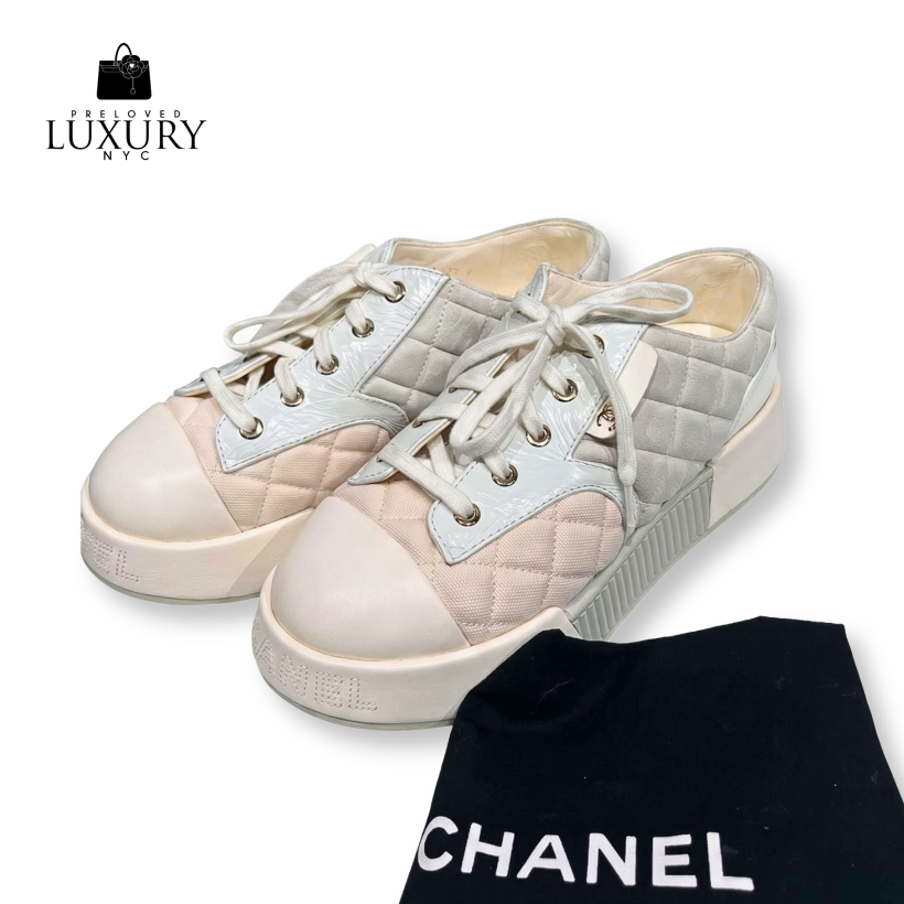 CHANEL Sneakers
