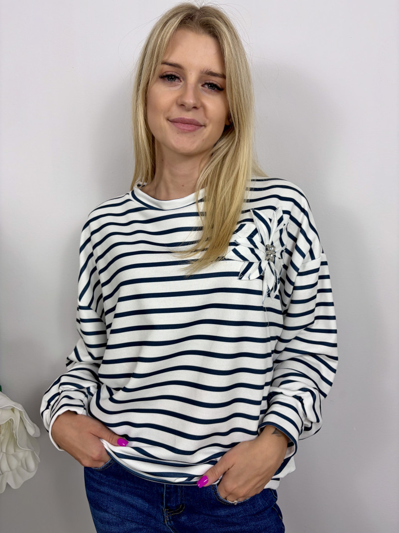 Bluza 128 w paski z ozdobą