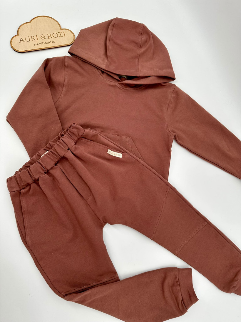 DRES MLECZNA CZEKOLADA (BLUZA Z KAPTUREM + SPODNIE) AURI&ROZI