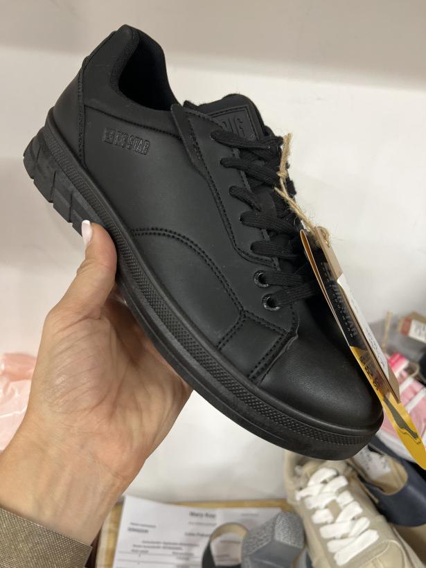 BUT 33- CZARNU ADIDAS MESKI NN174164