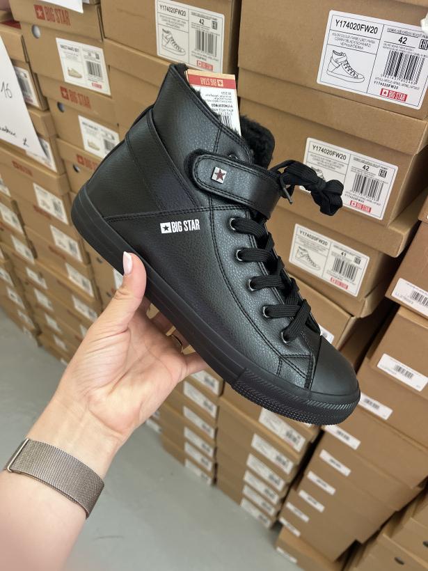 BUT 37-MESKI trampek czarny eko ocieplany Y174020FW20