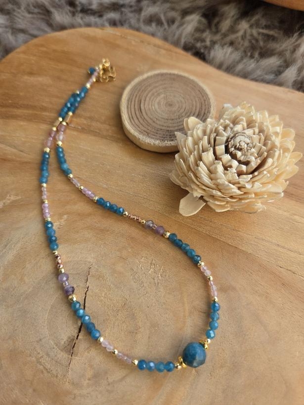 N APATYT RÓŻ CHOKER
