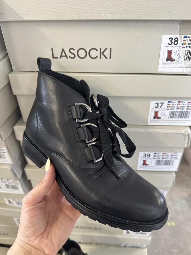 LAS 4 botek lasocki czarny botek wiązany lico