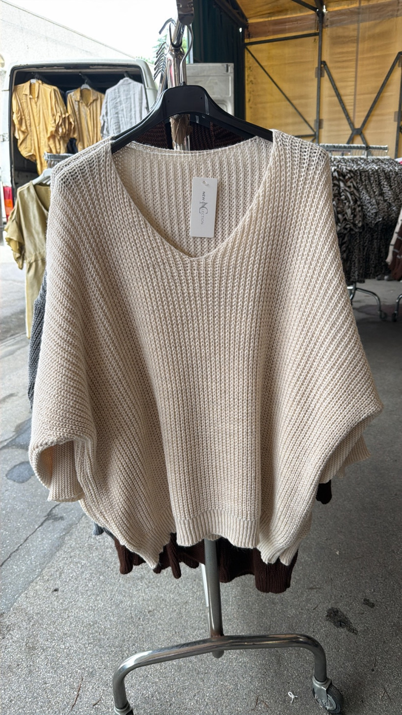Italia nr 18 - Sweter jednokolorowy w serek - 24911 - NA