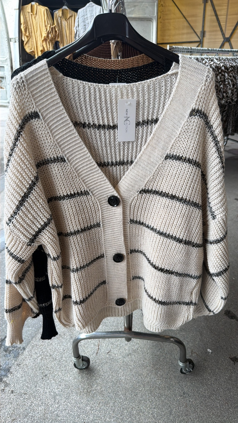 Italia nr 18 - Sweter w pasy na guziki - 24902 - NA
