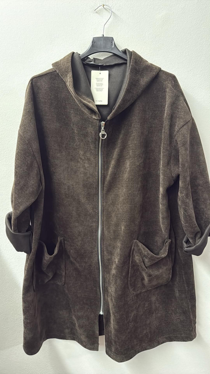 Italia nr 18 - Kurtka / bluza jednokolorowa z kieszeniami na zamek  DS- 21052 -  