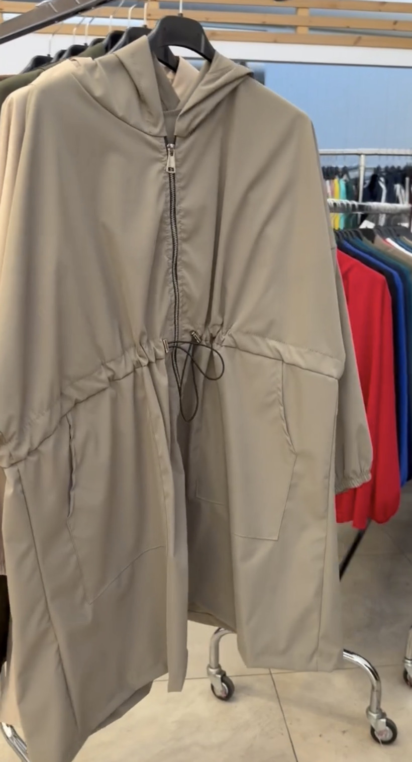 Italia nr 18 - Kurta / płaszczyk jednokolorowy  z  kieszeniami - PI - 5904 - 