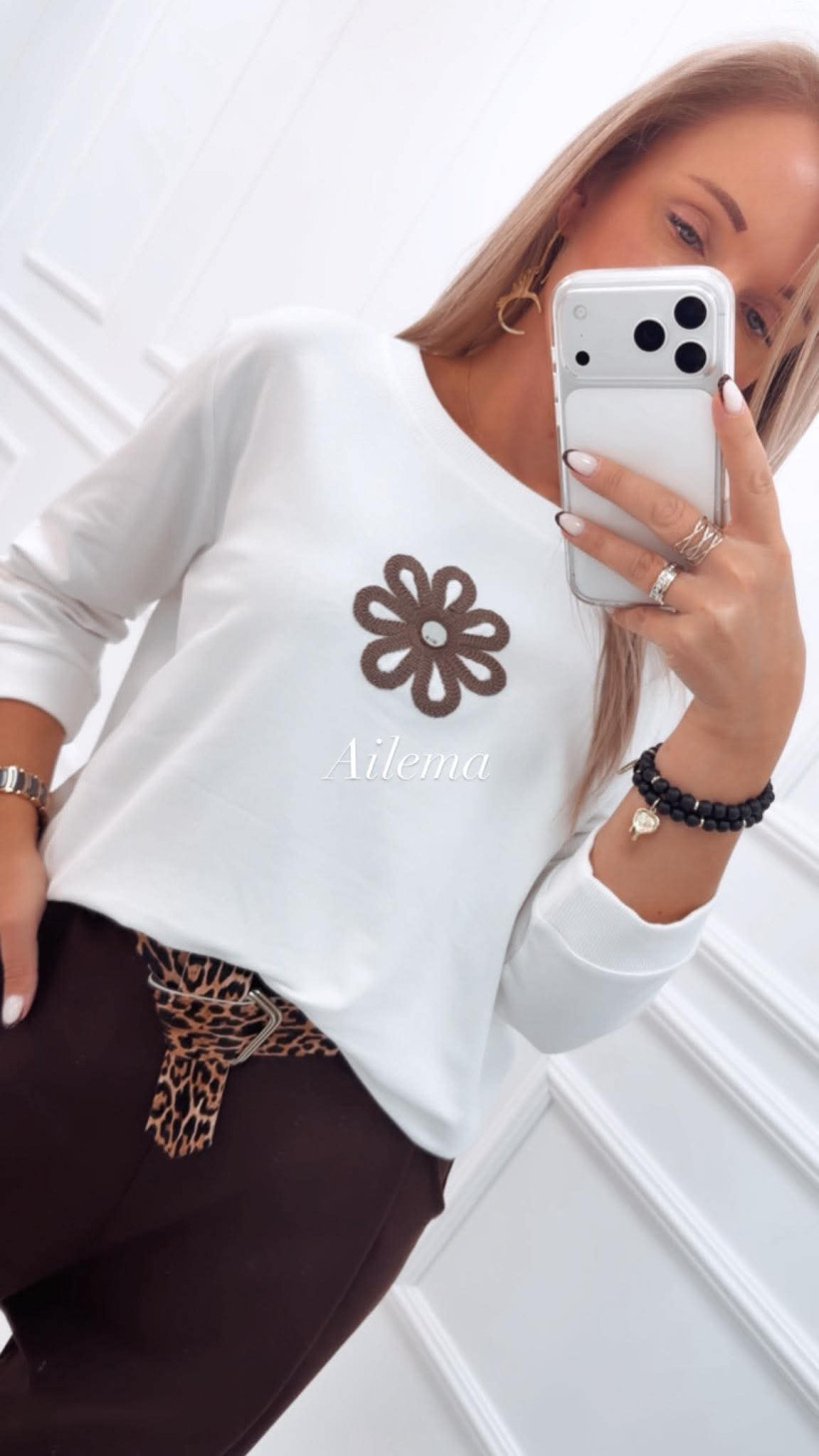 Bluza Megi b2091 rękaw 3/4, wyszywany kwiat