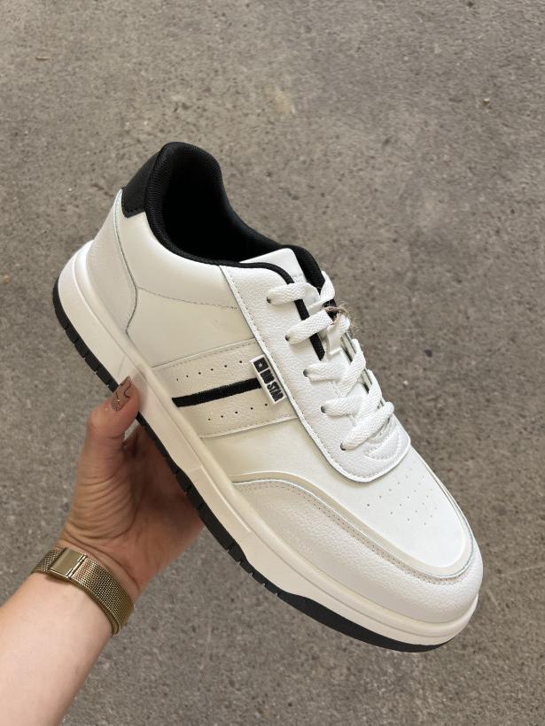 KLASYCZNY big star rr174263 biały adidas męski z czarnymi dodatkami
