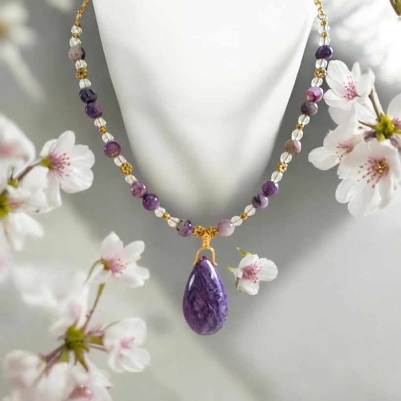 Lueur de charoite 