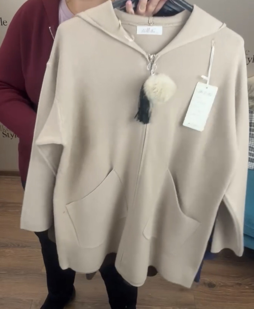 Sweter jednokolorowy z kapturem zapinany na zamek (l/xl, xl/2xl) - 3308