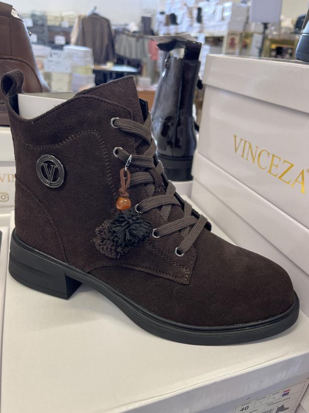 Vini 26 botek zamszowy brązowy z pomponem 79674 czekolada Vinceza 