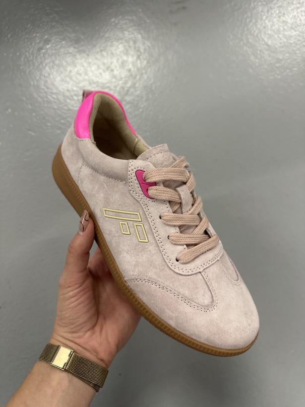 Filip 12 Adidas różowa samba neon zapietka filippo dp7510/26 pi