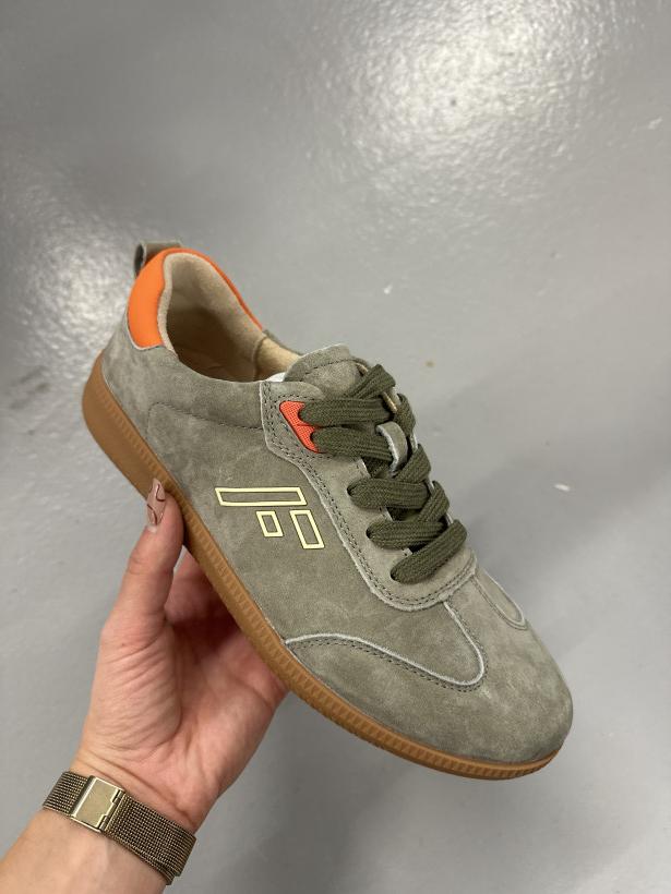 Filip 13 Adidas zielona samba pomarańczowa zapietka filippo dp7510/26 ge