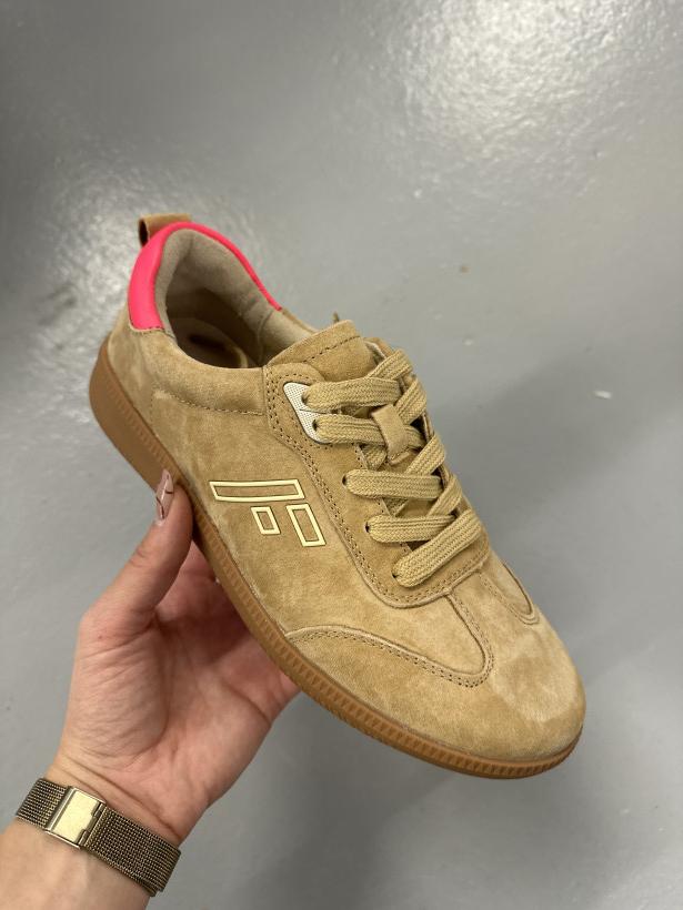 Filip 14 Adidas karmelowa samba różowa zapięta filippo do7510/26 ca