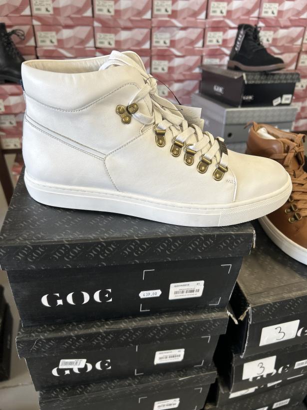 meskie 4-skórzany biały męski do kostki adidas goe, czarne kartony GG1N3010