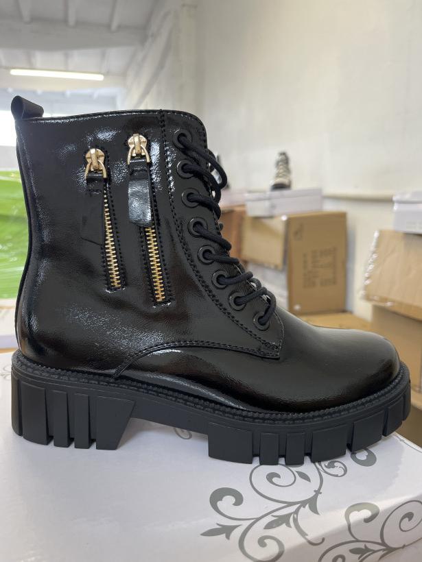Goodin 22 traper lakierowany z zamkami HF249 black-j