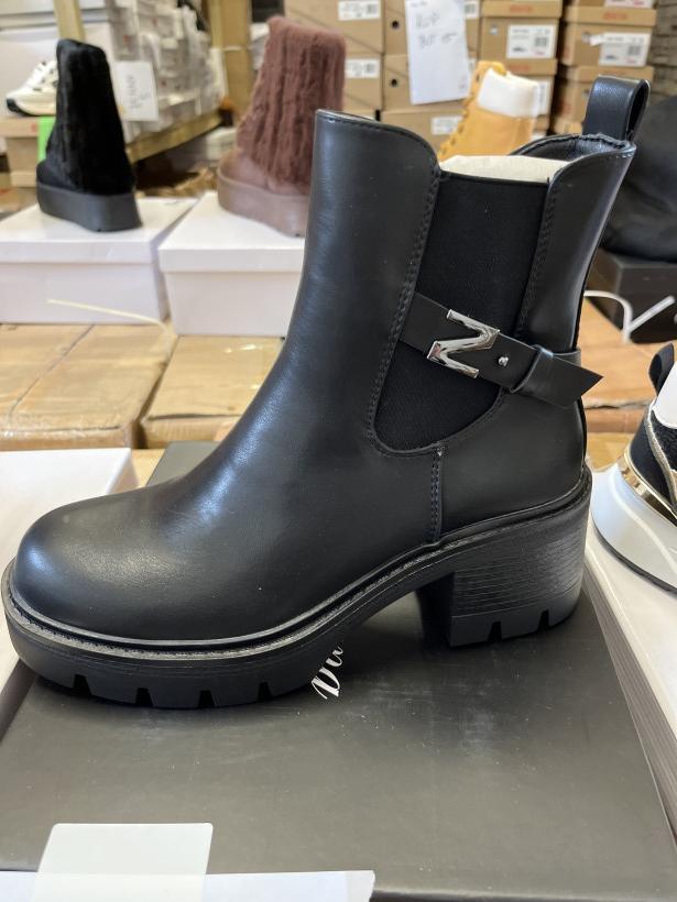 Wawa 45 traper z ozdobą Saliyang DES8057 black pu