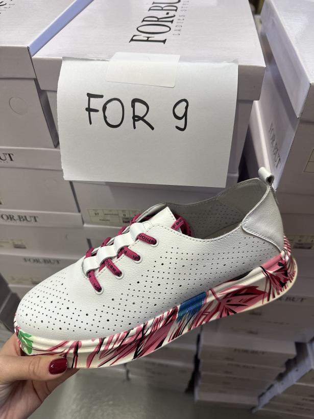 FOR 9 adidas biały dziurkowany z kolorową podeszwą różową for-but f24101 white/fuxia